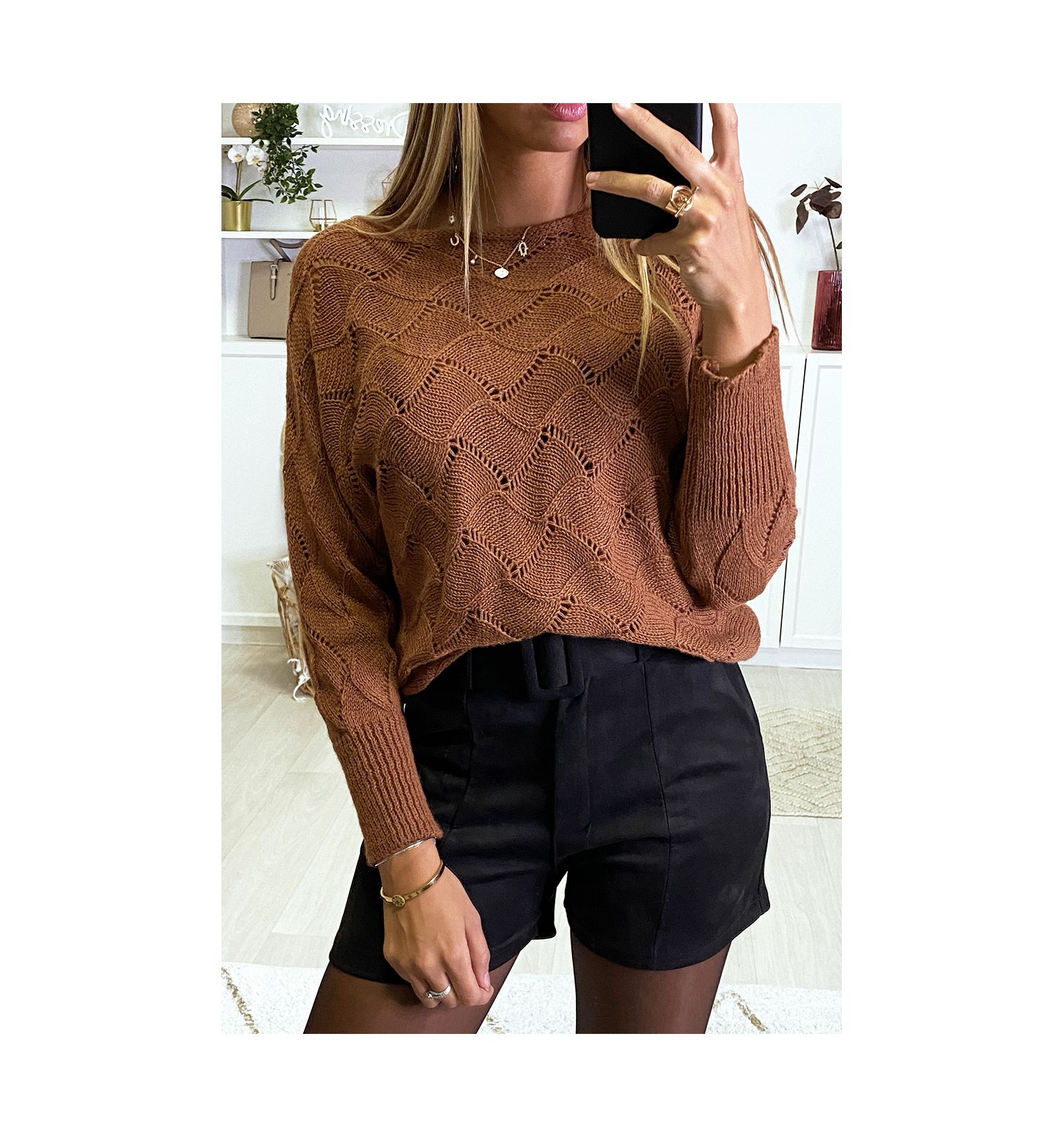 Pull camel col bateau coupe chauve souris pour femme.