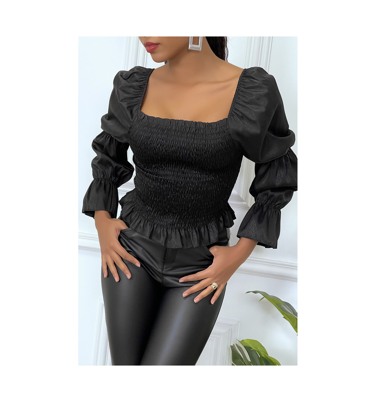  Blouse  noire  fronc e  manches  bouffantes 