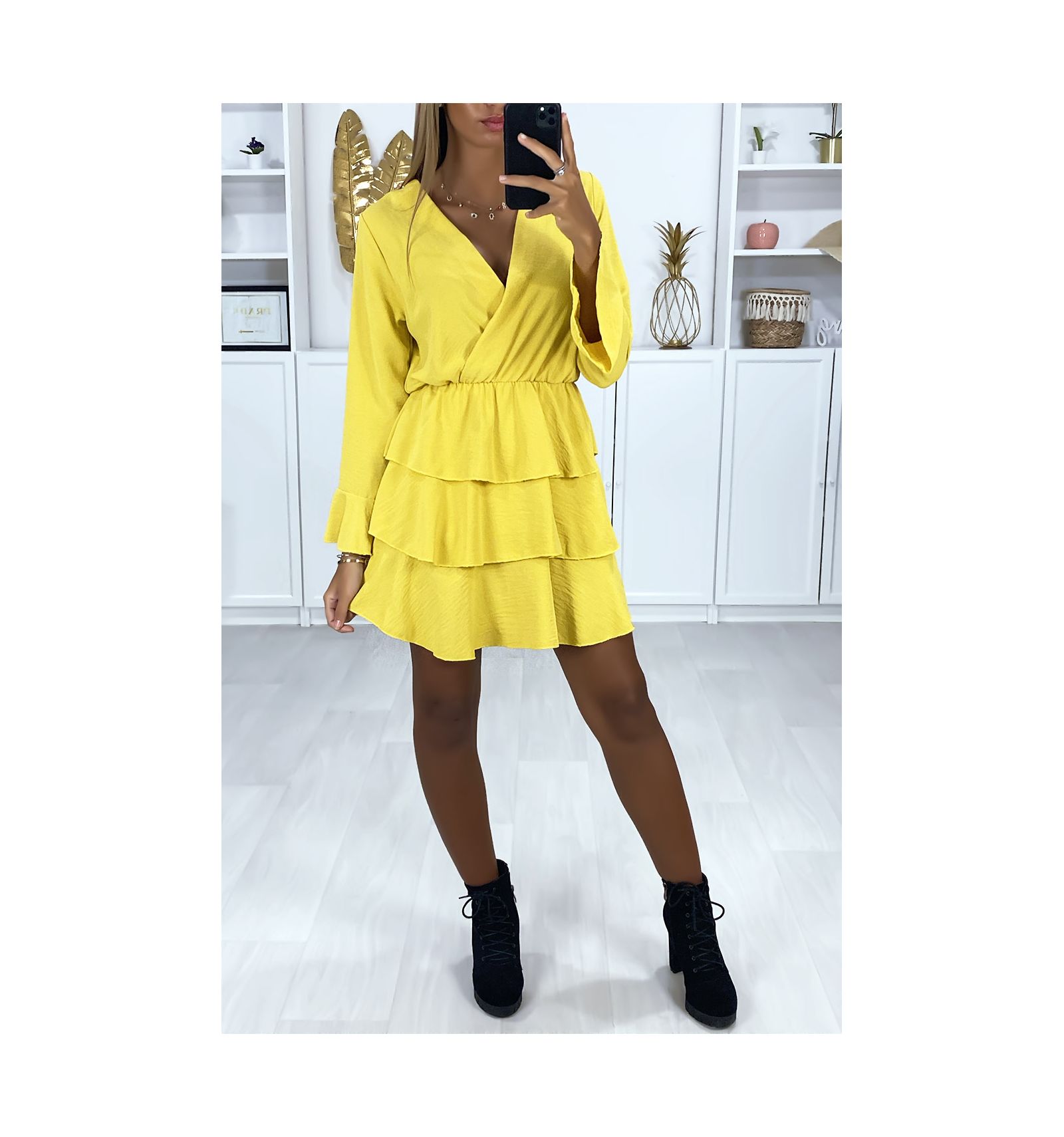 Robe croisé manches longue en jaune avec volant en bas ...