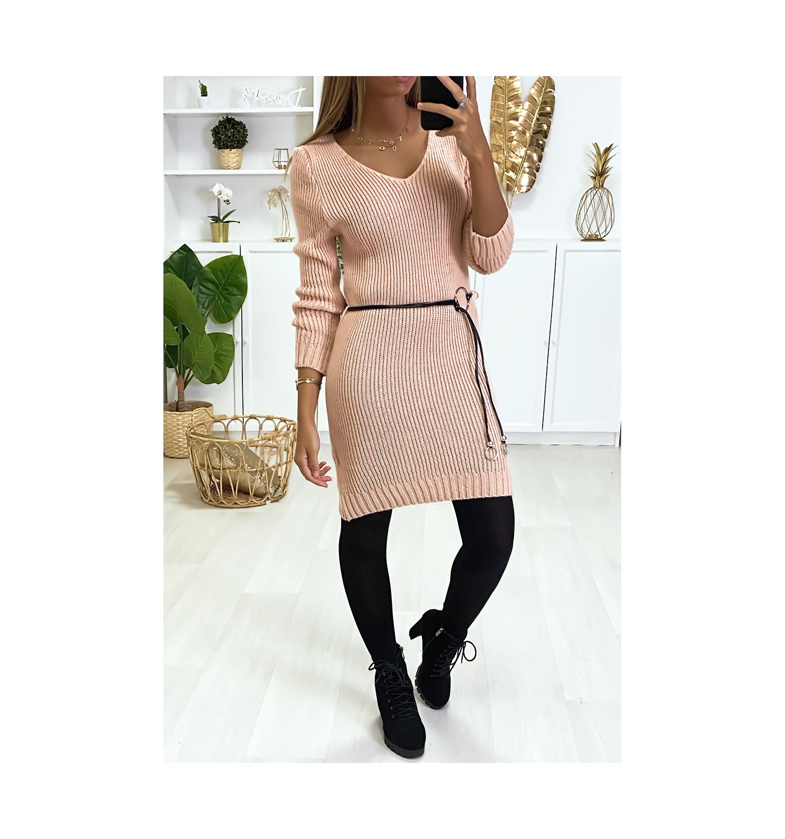 Robe Pull Rose en maille et ceinture en simili.